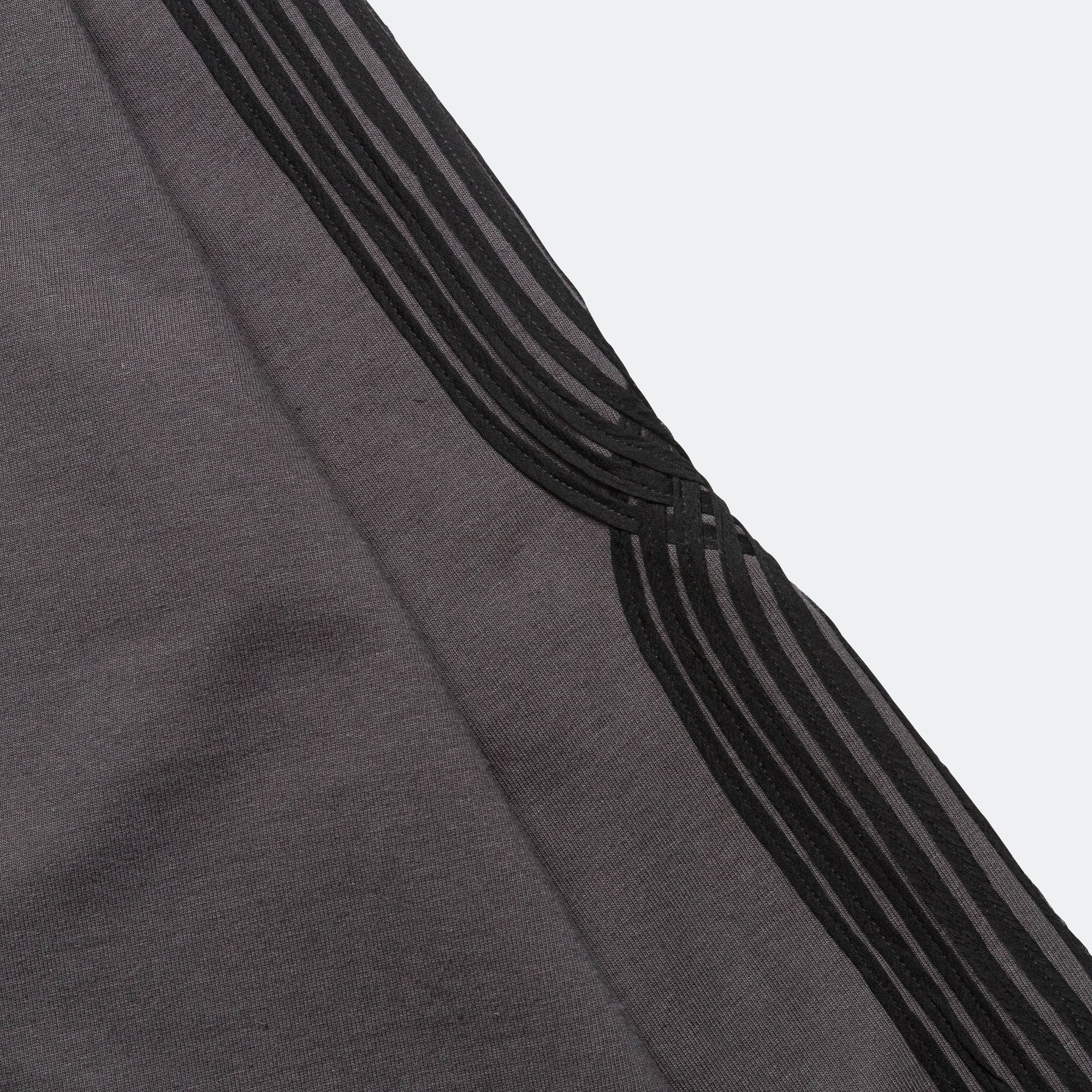 Applique Oversized Crew Neck - Washed Black Soft Roots Jersey - Image 5