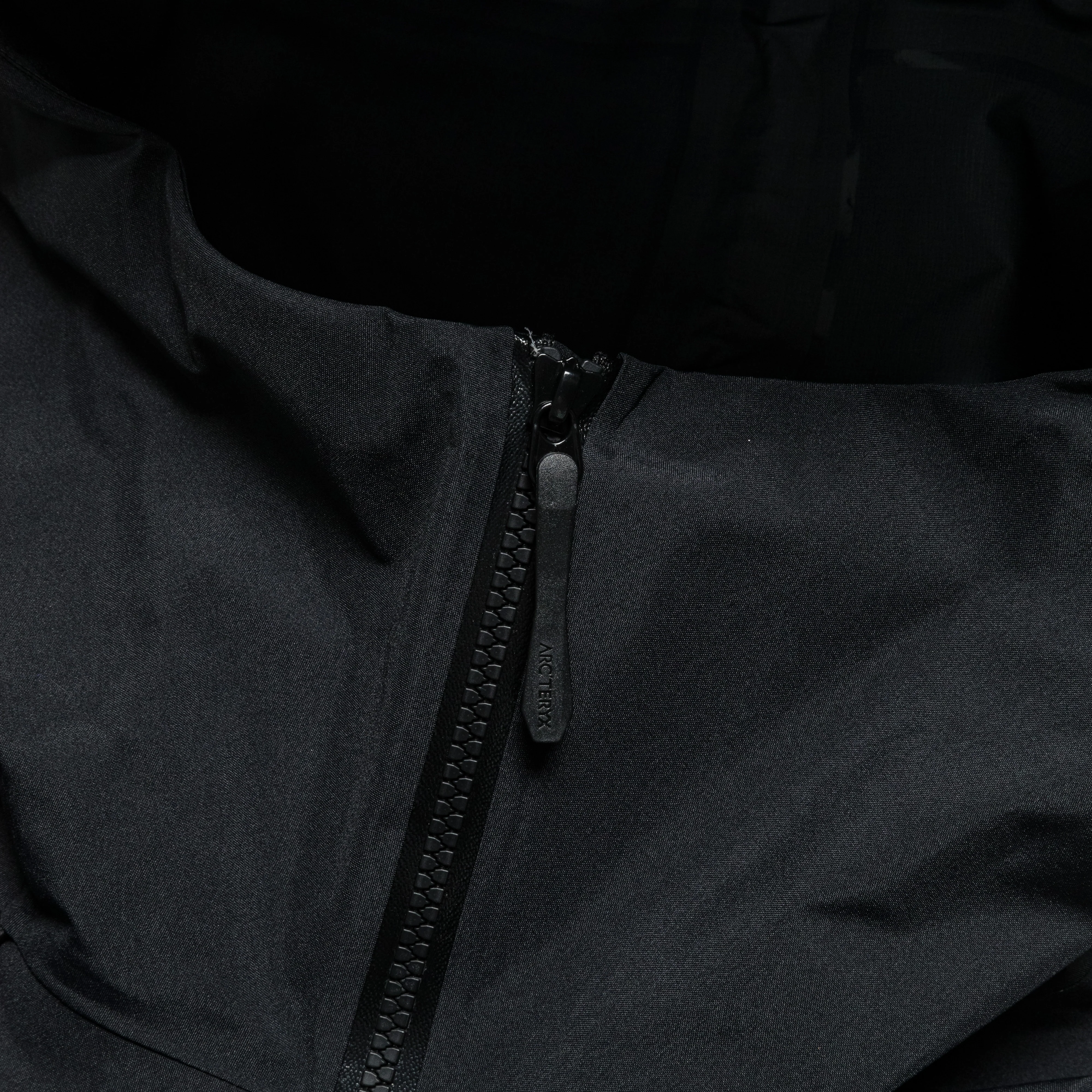 Alpha SV Jacket GORE-TEX® PRO - Black - Image 7