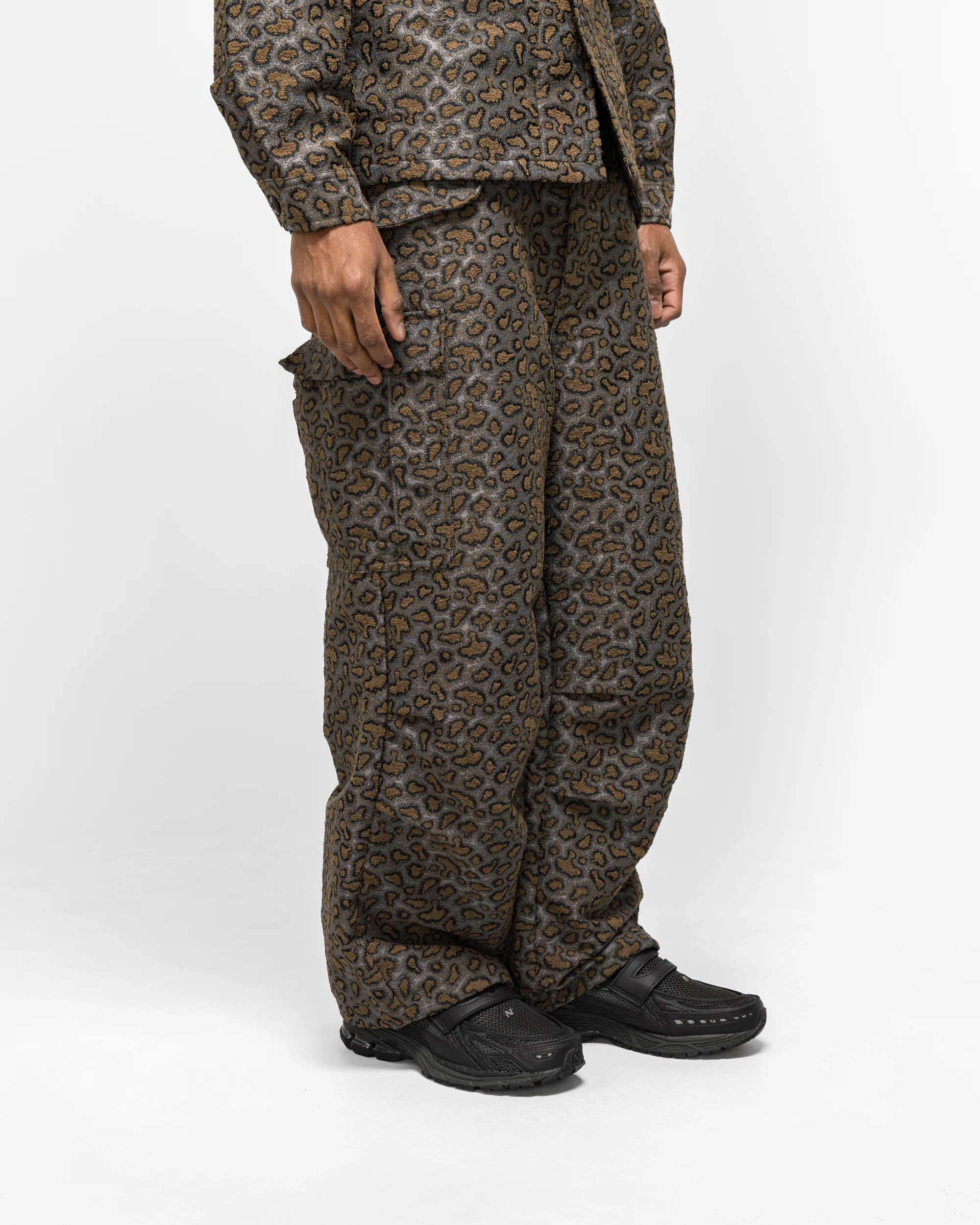 MIL Over 6 Pockets Camo Jacquard - Brown - Image 3