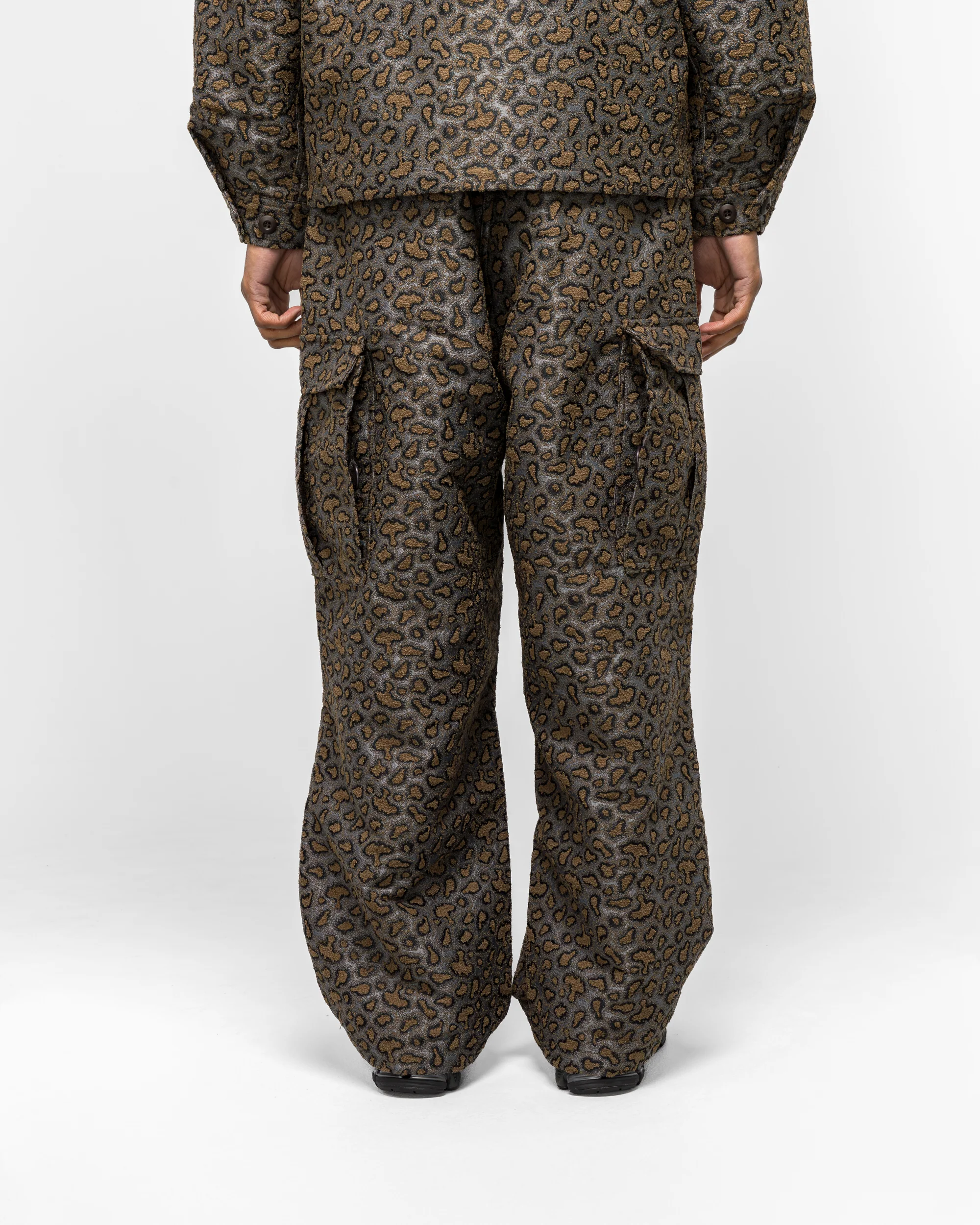 MIL Over 6 Pockets Camo Jacquard - Brown - Image 4