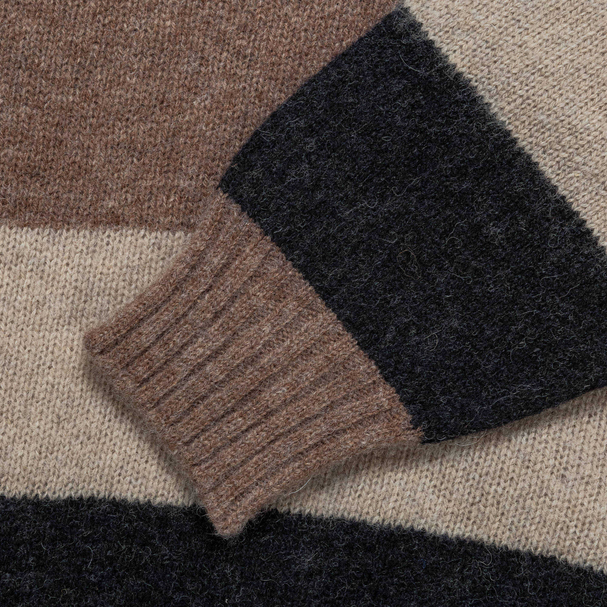 Crew Stripe Shaggy - Light Brown - Image 4
