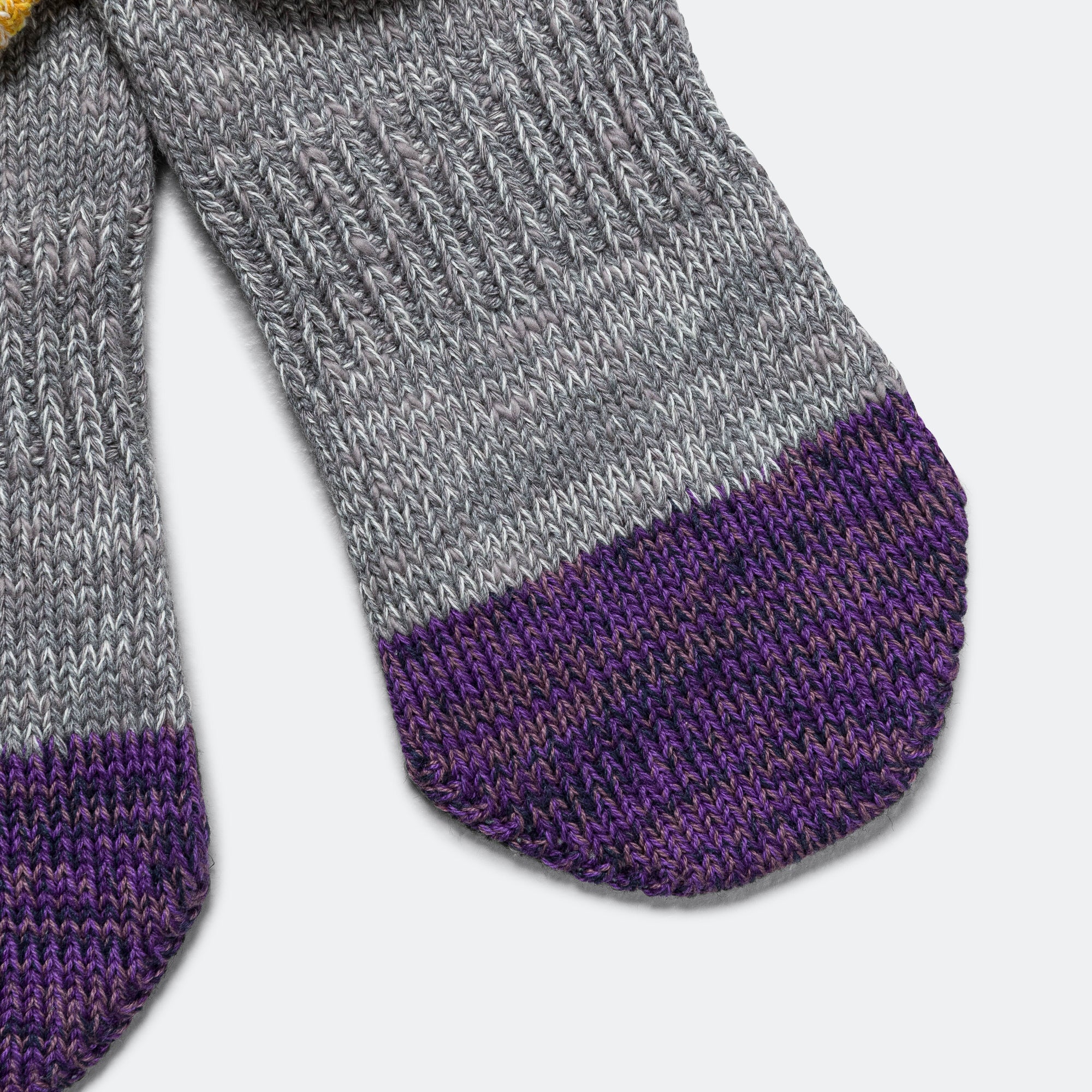 60Yarns Grandrelle IVY RAINBOWY HAPPY Heel-Hold Socks - Gray - Image 4