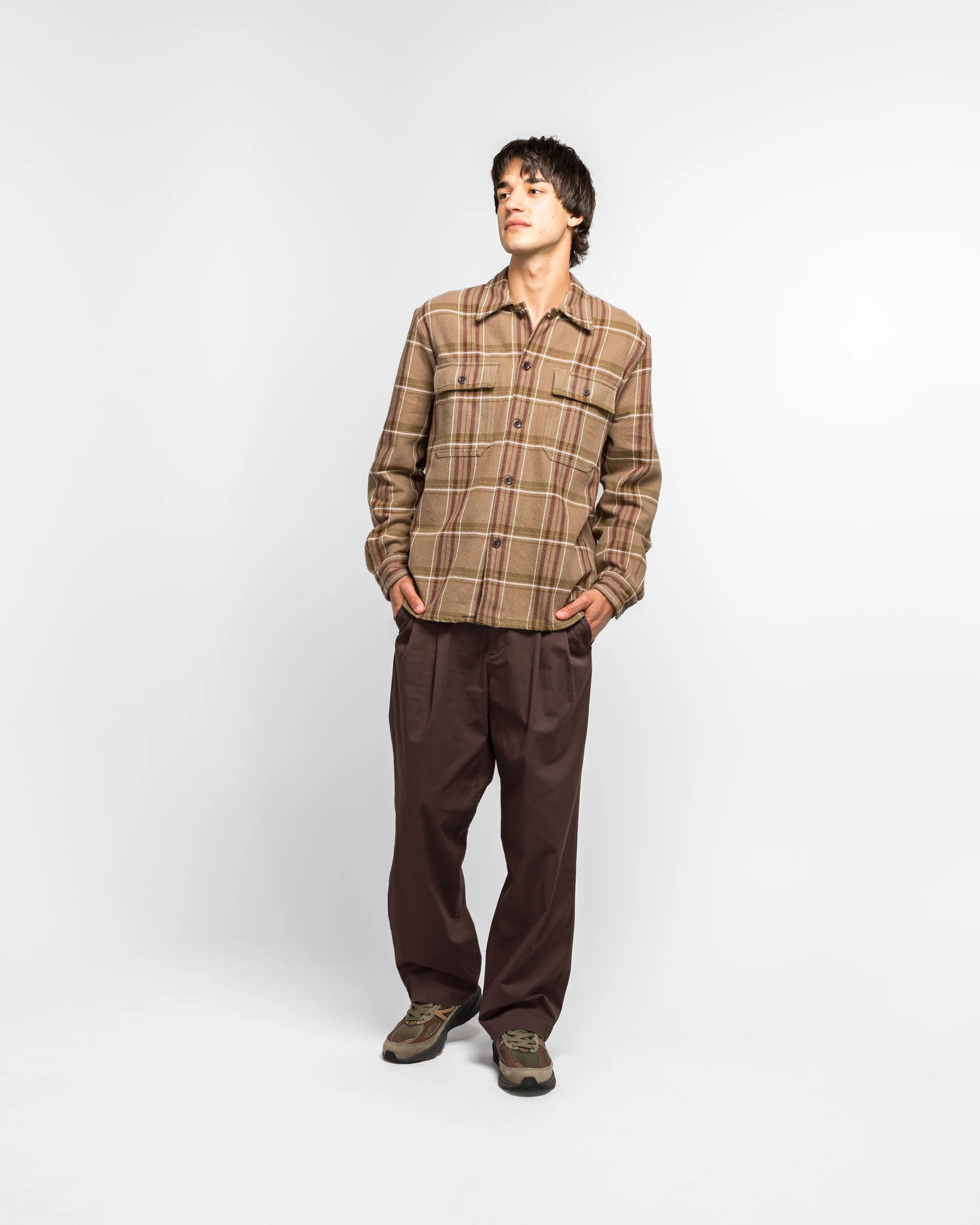 Benn Relaxed Twill Pleated Trouser - Seal Brown - Image 6