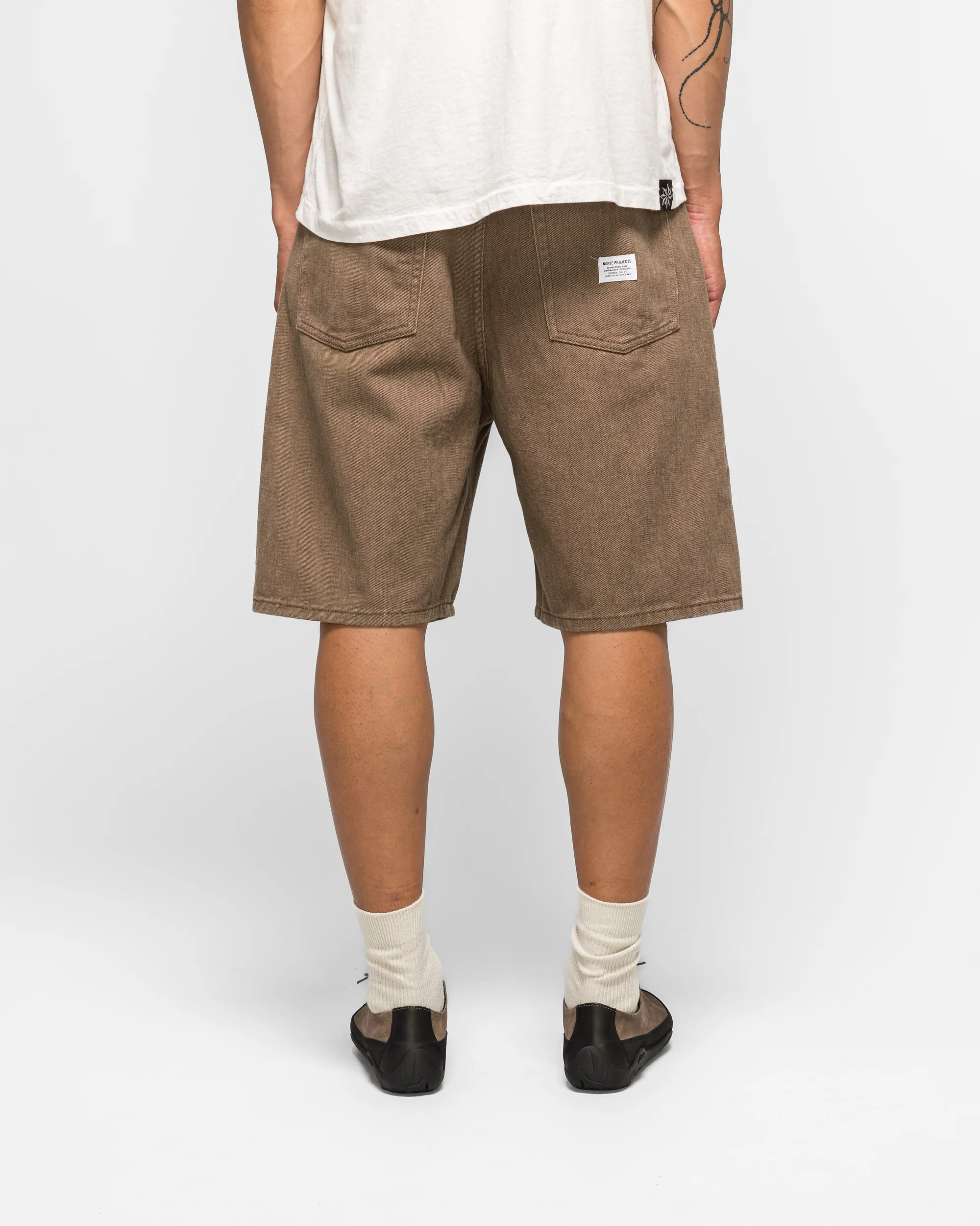 Korshavn Relaxed 5 Pocket Resist Dyed Twill Short - Walnut - Image 4