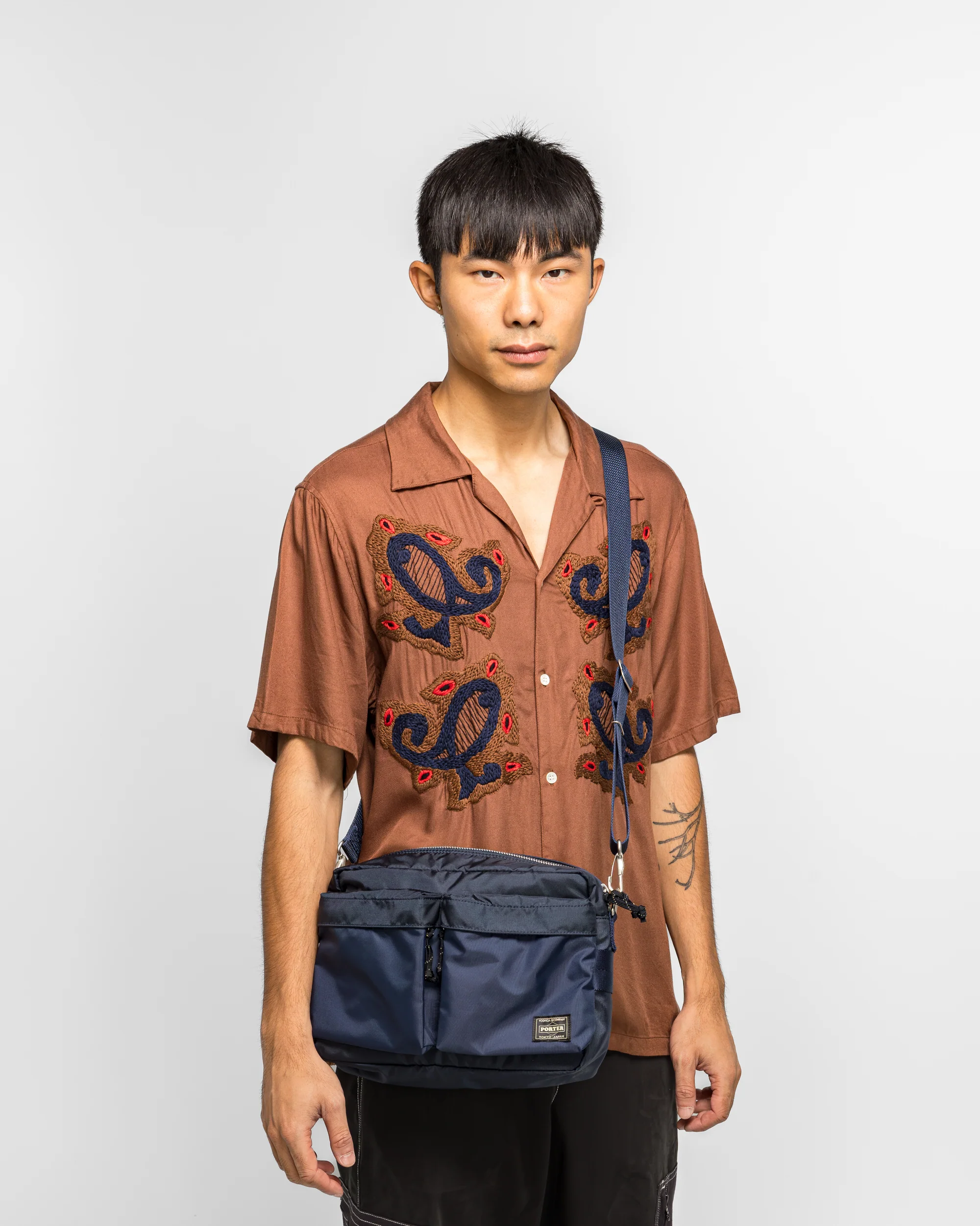 Force Shoulder Bag (S) - Navy - Image 2