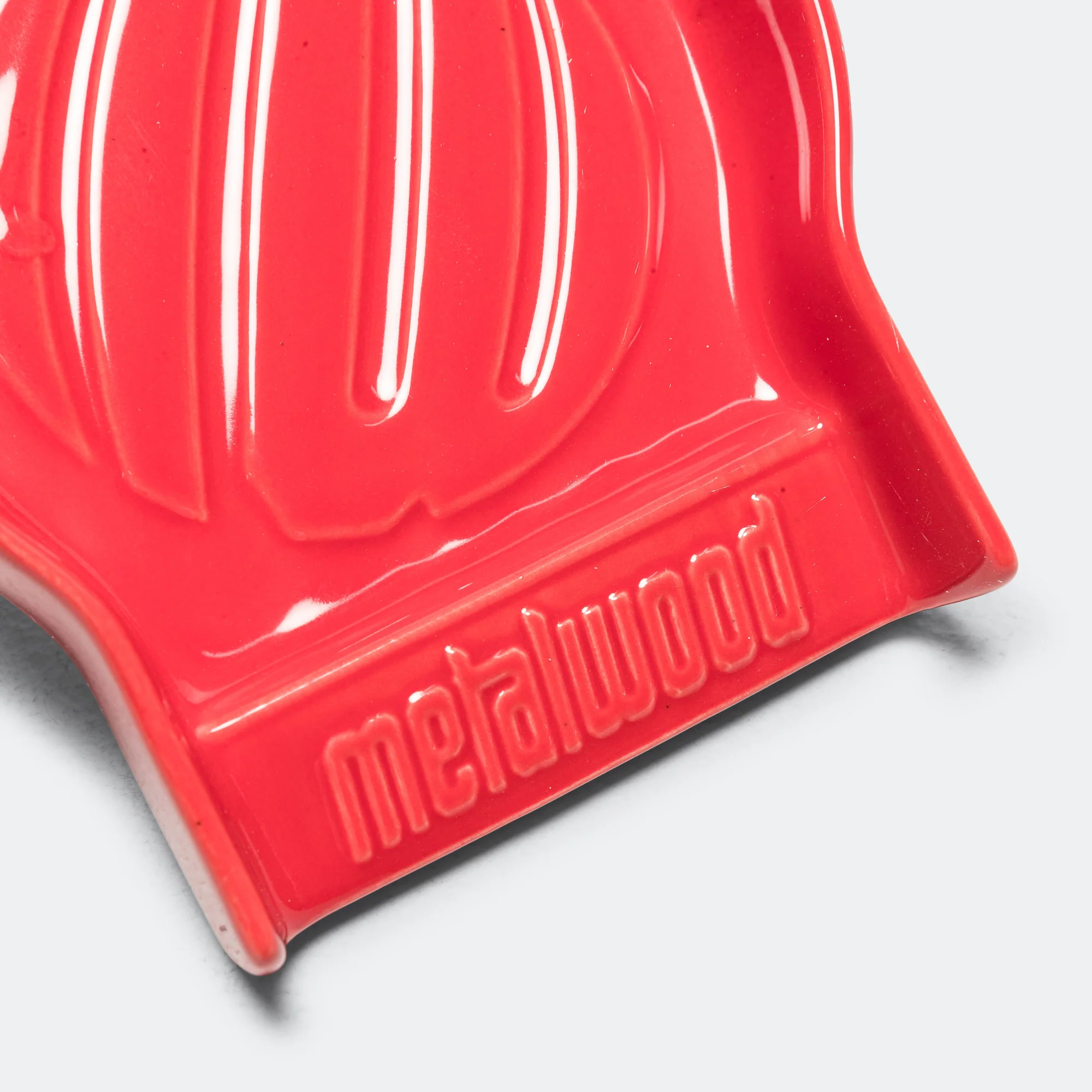 Puttin Trainer Ashtray - Red - Image 2