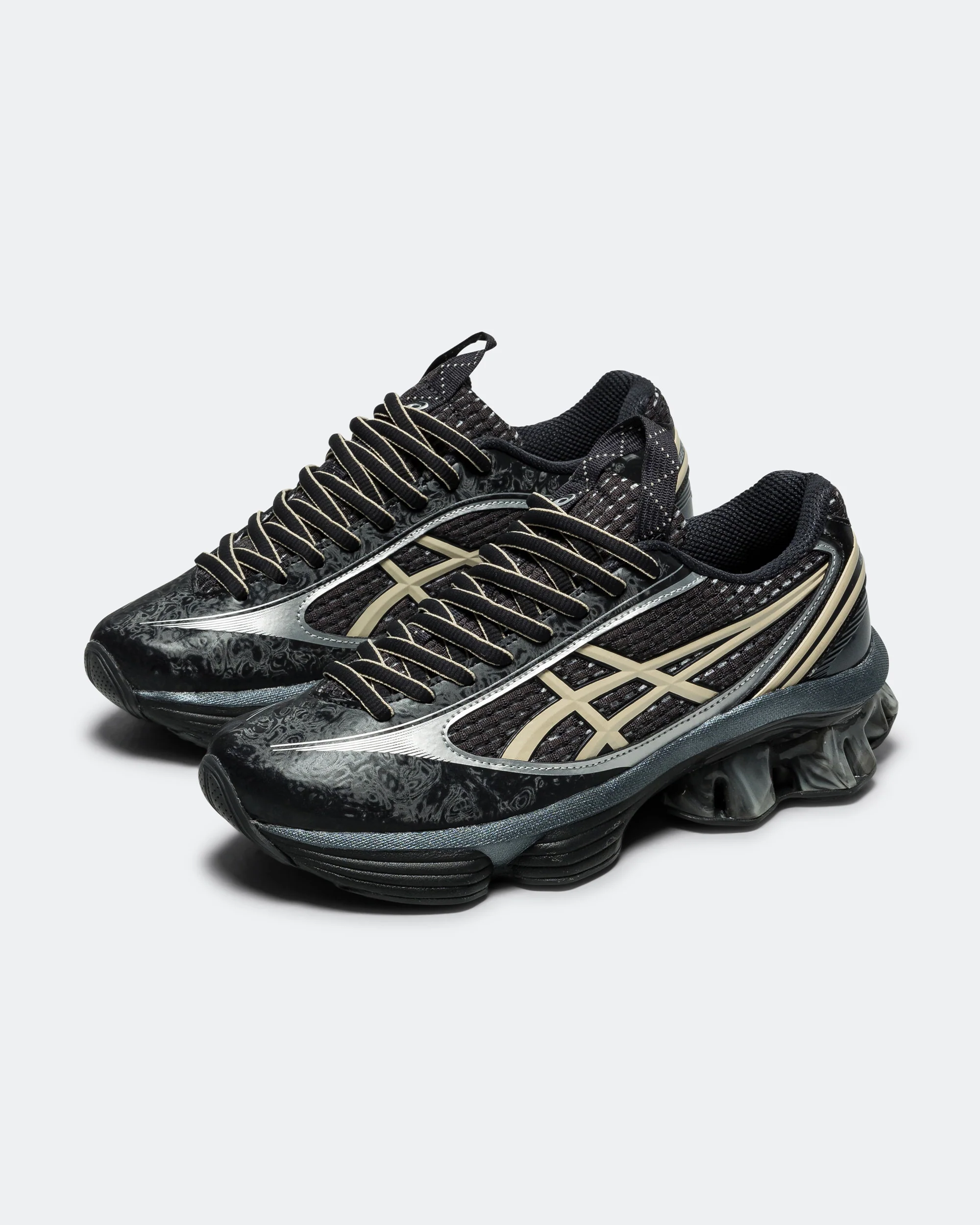 US6-S GEL-Kinetic Fluent - Black/Vanilla - Image 2