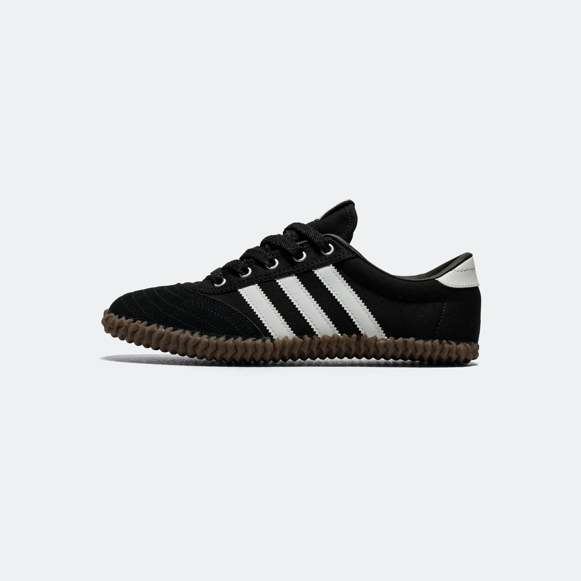 Womens Volley Plimsole - Core Black/Fotwear White-Gum 5